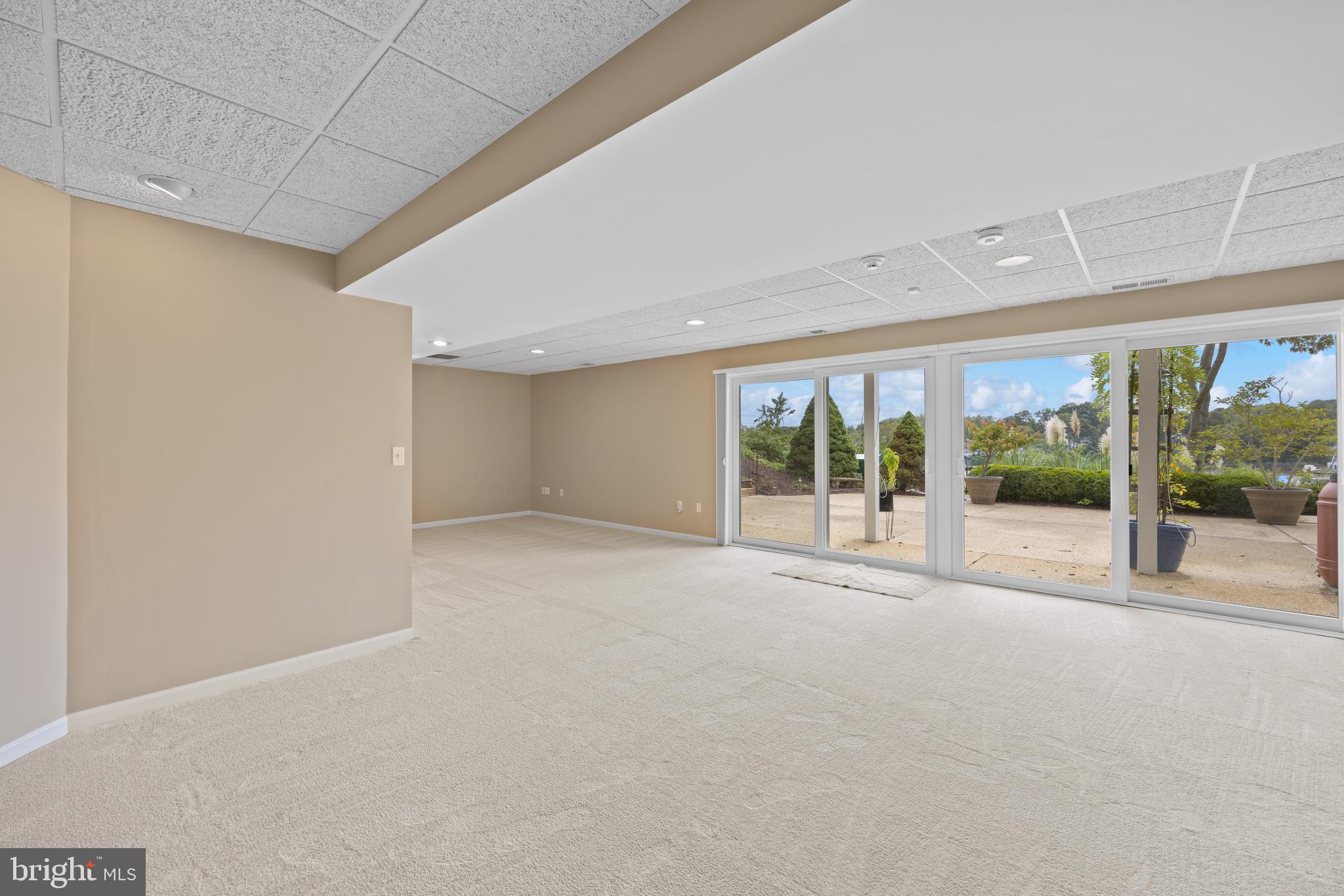 789 Sonne Drive Annapolis, MD 21401 - Photo 25 of 39 Spacious Family Room