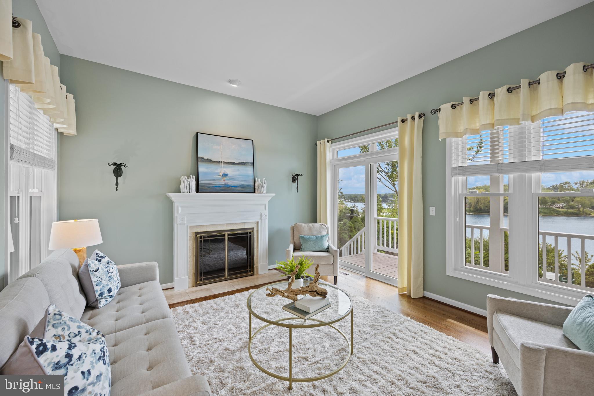 789 Sonne Drive Annapolis, MD 21401 - Photo 6 of 39 Living room with fireplace