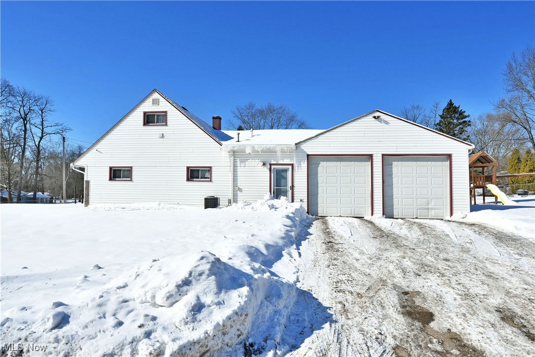 4202 Burkey Road Youngstown, OH 44515 - Photo 4 of 47 Gallery Image 4