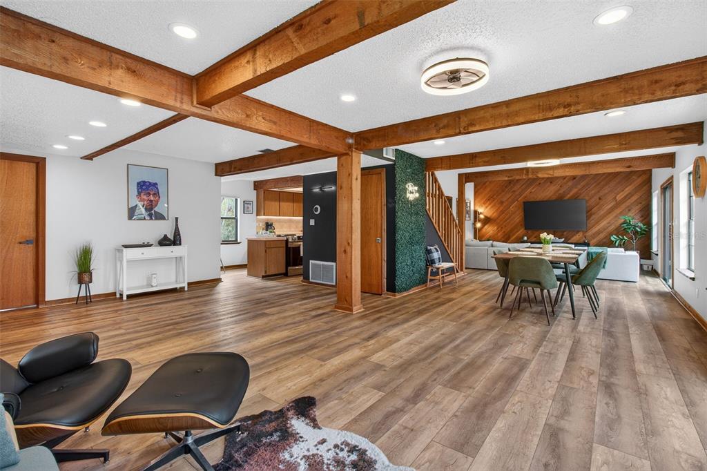 4925 Hamilton Road Lakeland, FL 33811 - Photo 11 of 71 a living room with furniture and a flat screen tv
