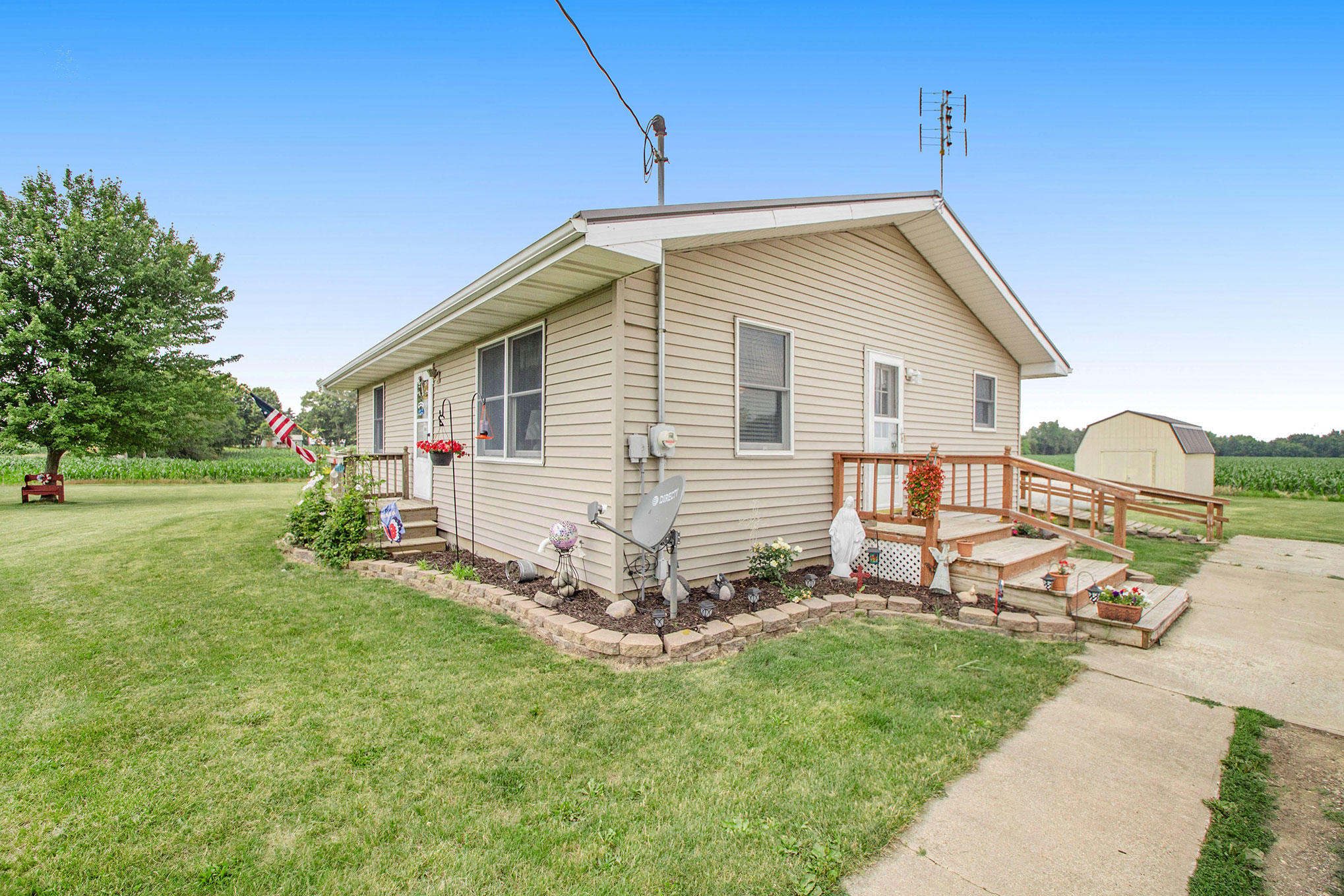 3105 Buffalo Road Niles, MI 49120 - Photo 2 of 25 IMG_0941