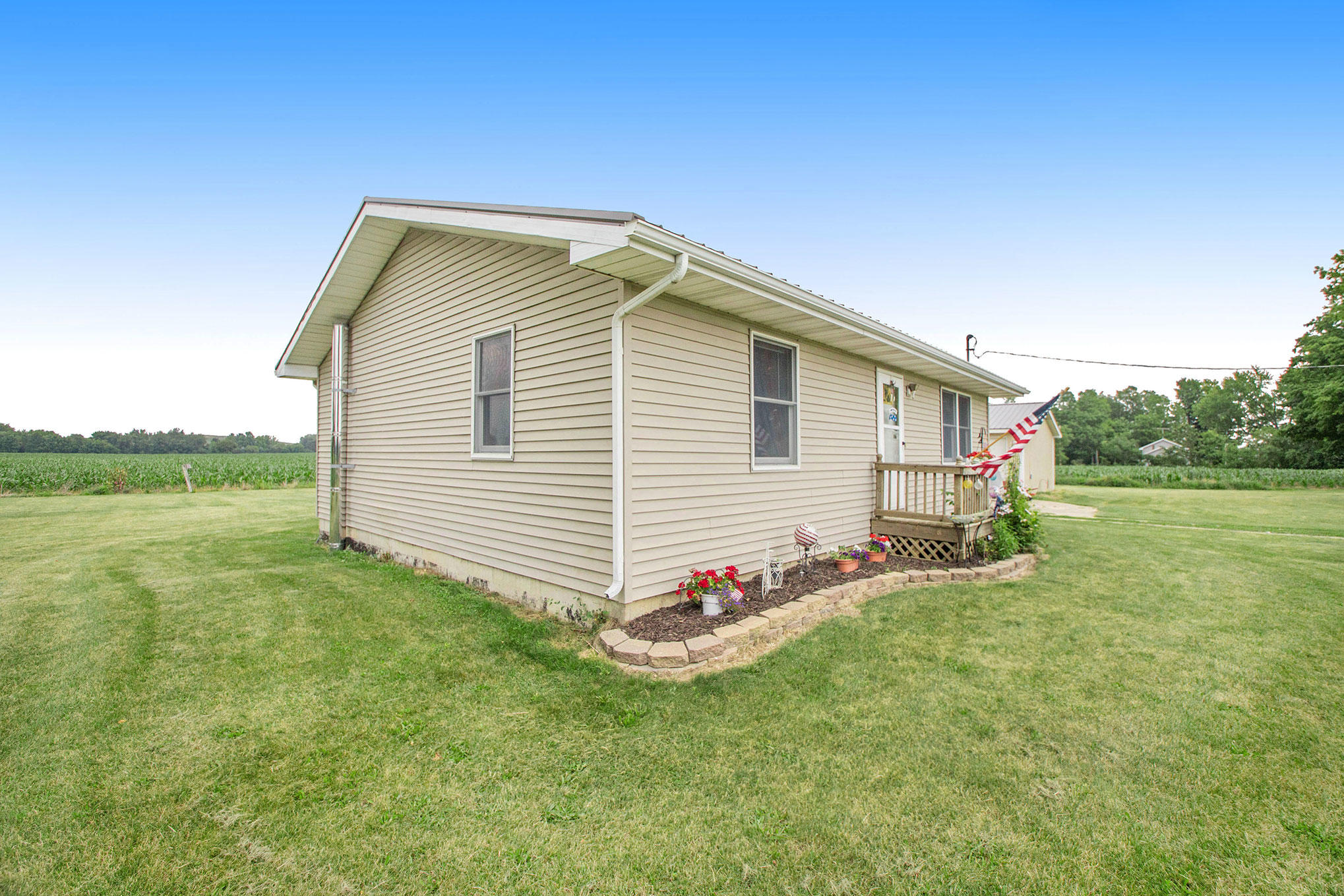 3105 Buffalo Road Niles, MI 49120 - Photo 3 of 25 IMG_0942