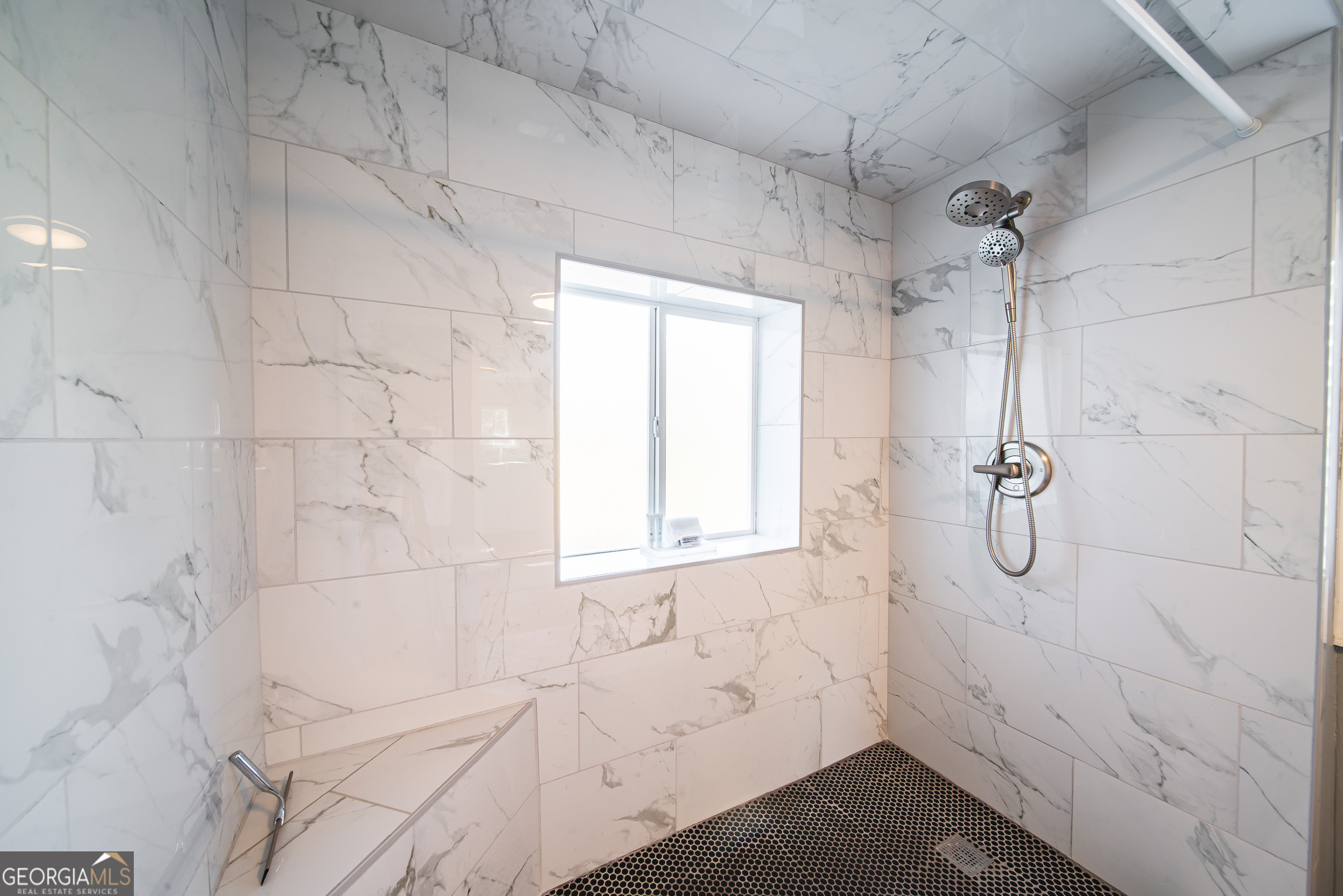 161 Calhoun Road Hamilton, GA 31811 - Photo 42 of 90 a bathroom with a shower