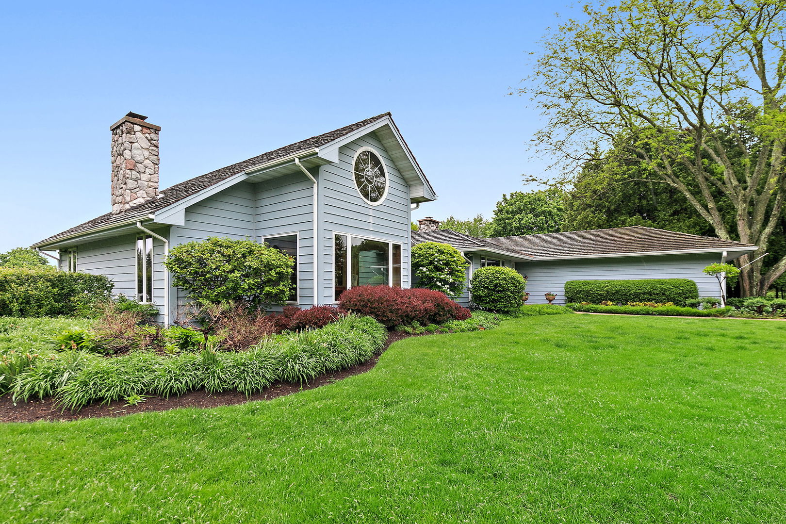 660 Plum Tree Road Barrington Hills, IL 60010 - Photo 1 of 52