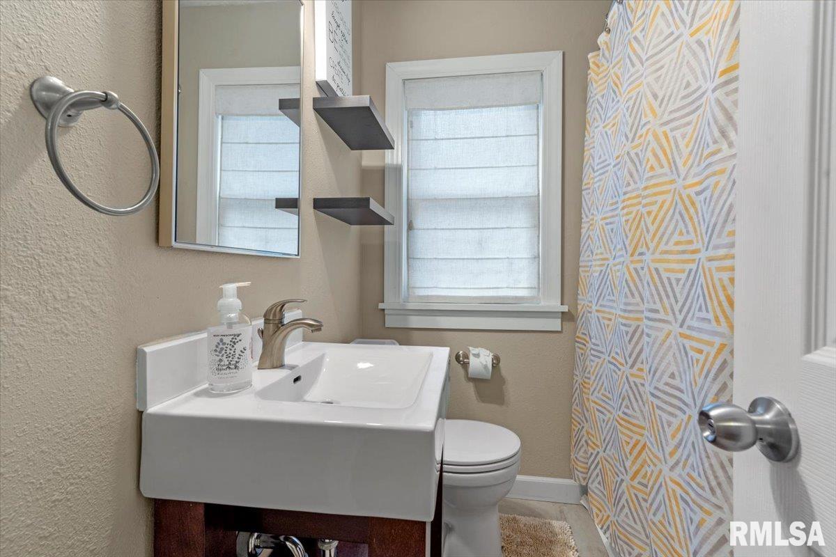 2057 North 7th Street Springfield, IL 62702 - Photo 17 of 26