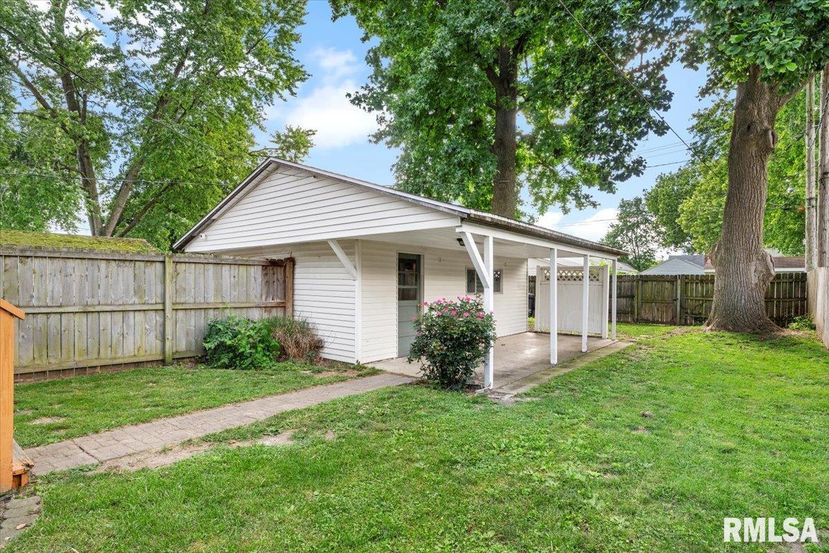 2057 North 7th Street Springfield, IL 62702 - Photo 23 of 26