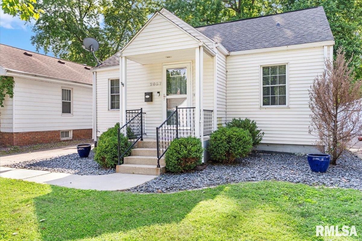 2057 North 7th Street Springfield, IL 62702 - Photo 3 of 26