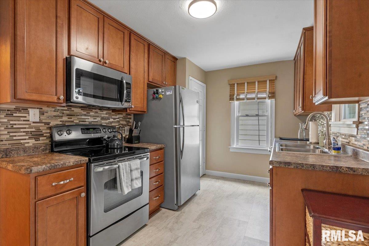 2057 North 7th Street Springfield, IL 62702 - Photo 10 of 26
