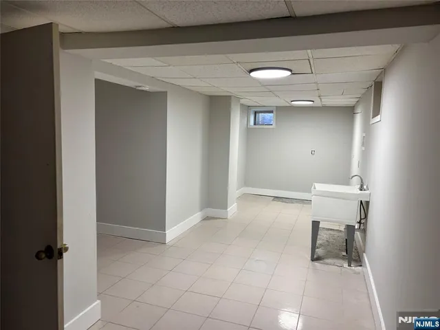 a view of livingroom with furniture