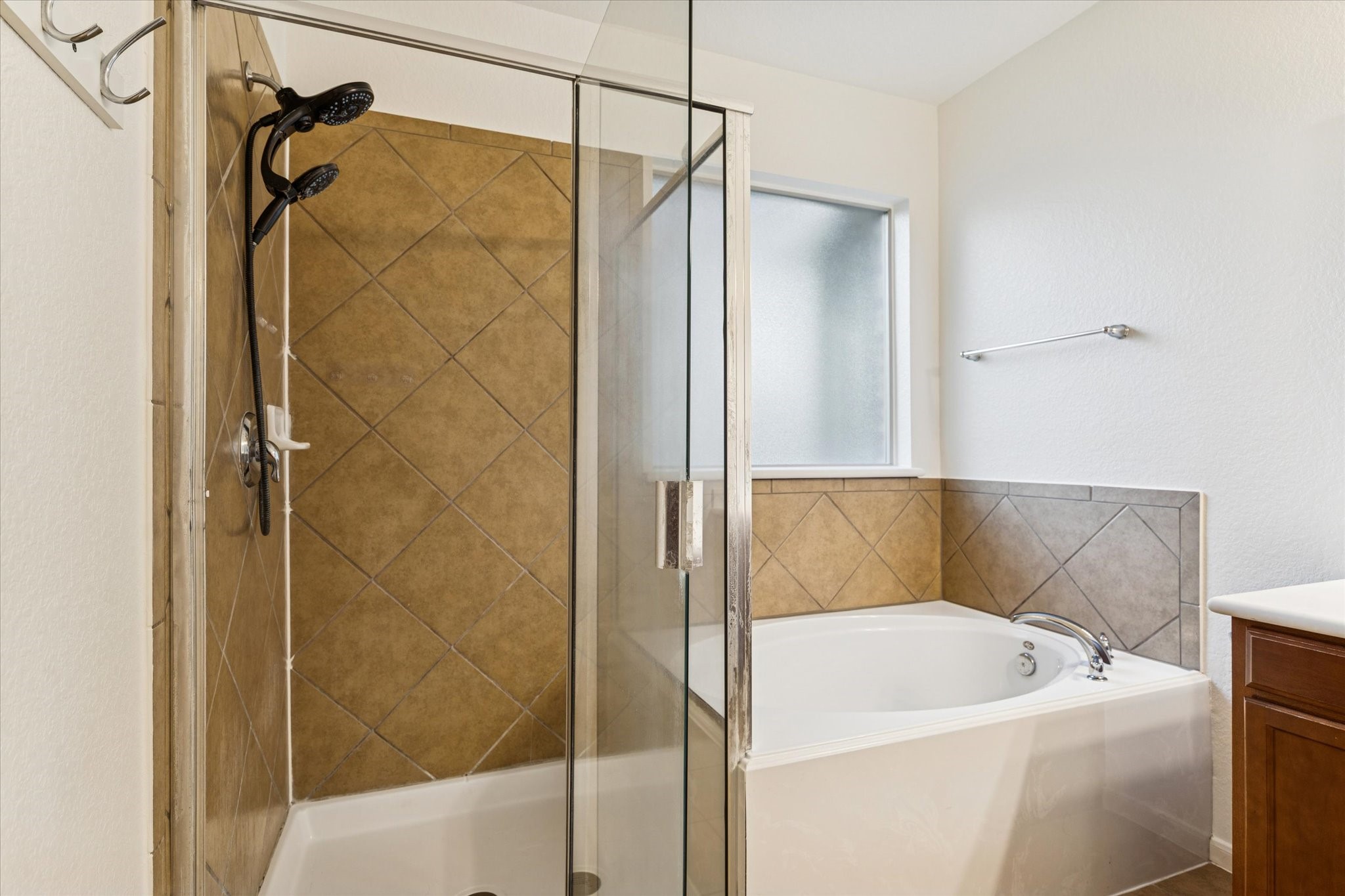 191 Maple Grove Drive Conroe, TX 77384 - Photo 14 of 27 View of the tub and shower.