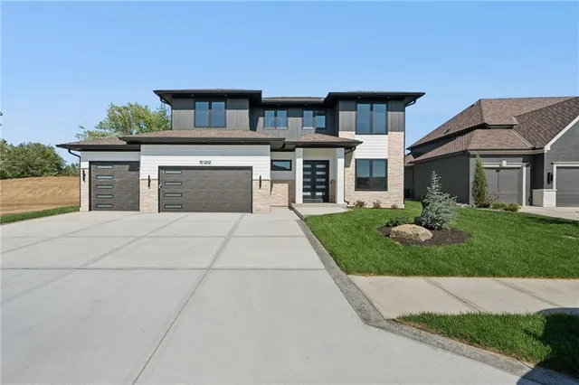 $1,349,950 | 5122 Northwest 47 Terrace, Riverside, MO 64150