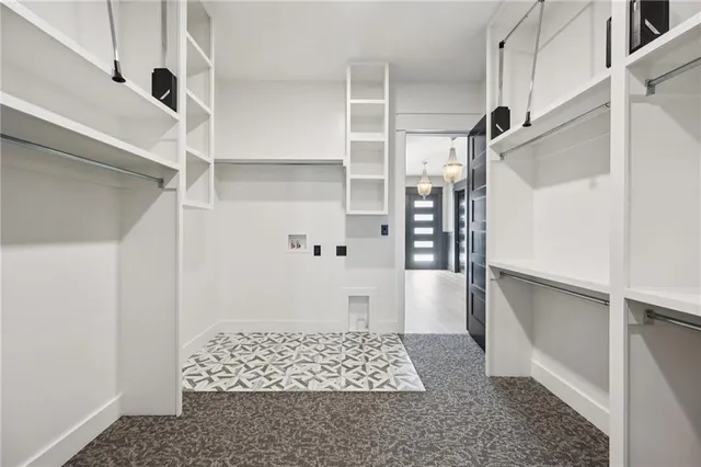 $1,349,950 | 5122 Northwest 47 Terrace, Riverside, MO 64150