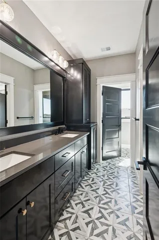 $1,349,950 | 5122 Northwest 47 Terrace, Riverside, MO 64150