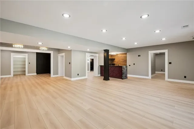 $1,349,950 | 5122 Northwest 47 Terrace, Riverside, MO 64150