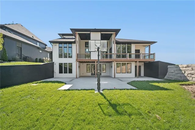 $1,349,950 | 5122 Northwest 47 Terrace, Riverside, MO 64150