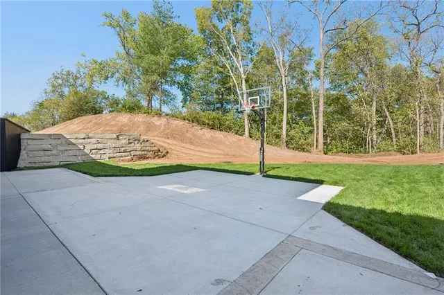 $1,349,950 | 5122 Northwest 47 Terrace, Riverside, MO 64150