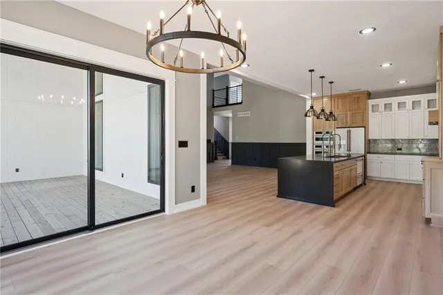 $1,349,950 | 5122 Northwest 47 Terrace, Riverside, MO 64150