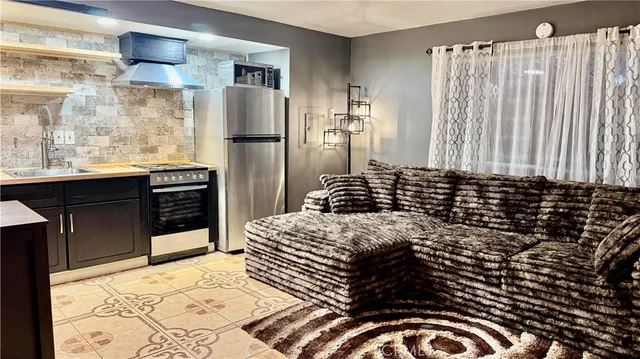 $375,000 | 7904 Laurel Canyon Boulevard, Unit 12, North Hollywood, CA 91605