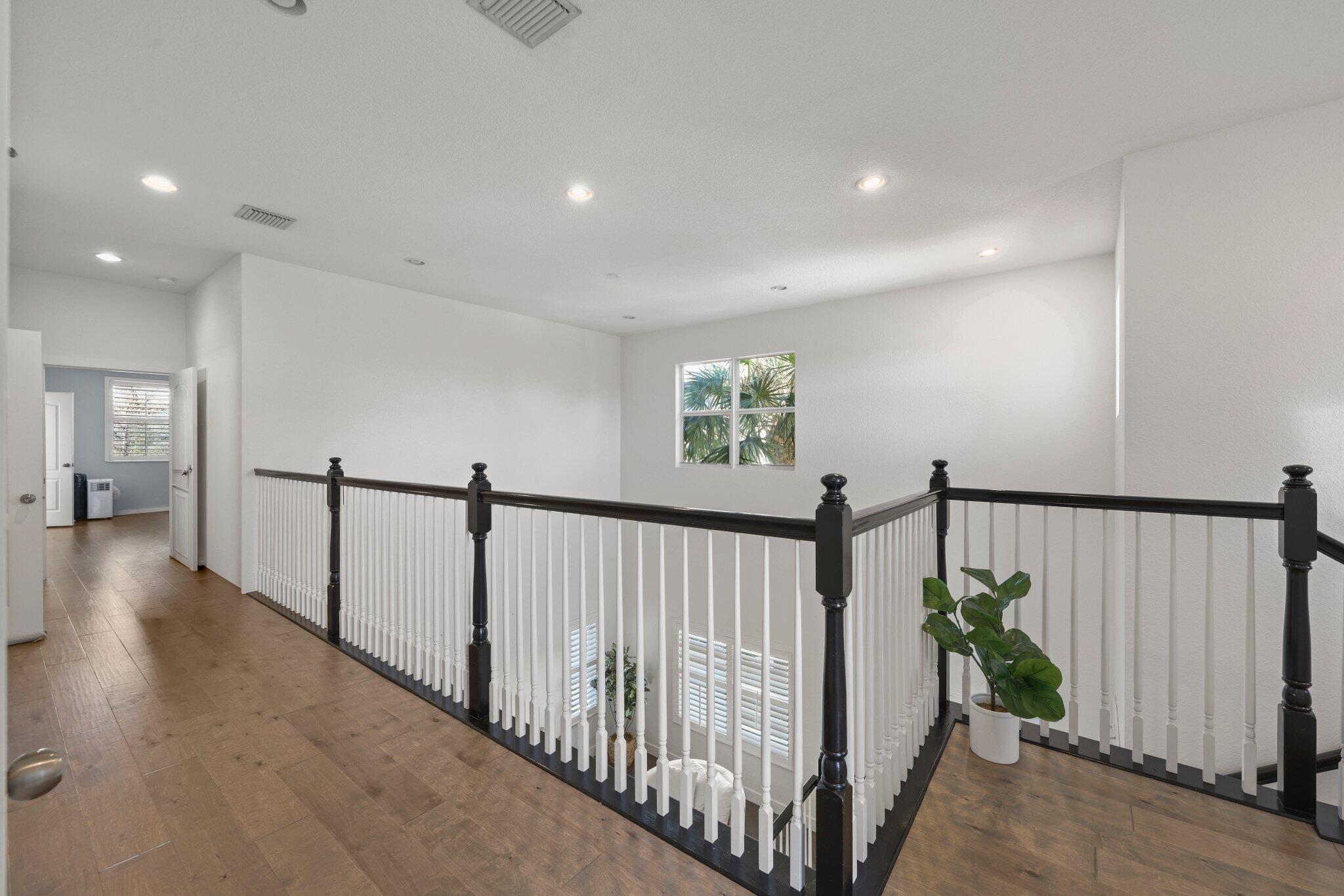 168 Andros Harbour Place Jupiter, FL 33458 - Photo 30 of 71 168 Andros Harbour Place - 33.jpg-SMALL