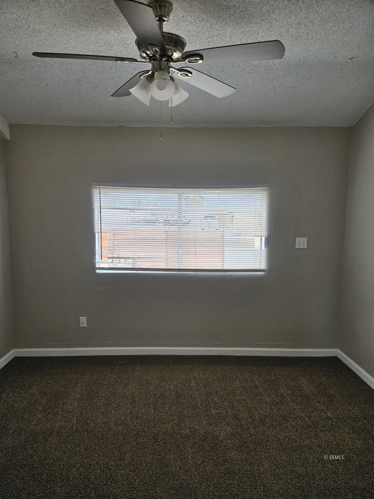 527 West Wilson Avenue Ridgecrest, CA 93555 - Photo 4 of 19