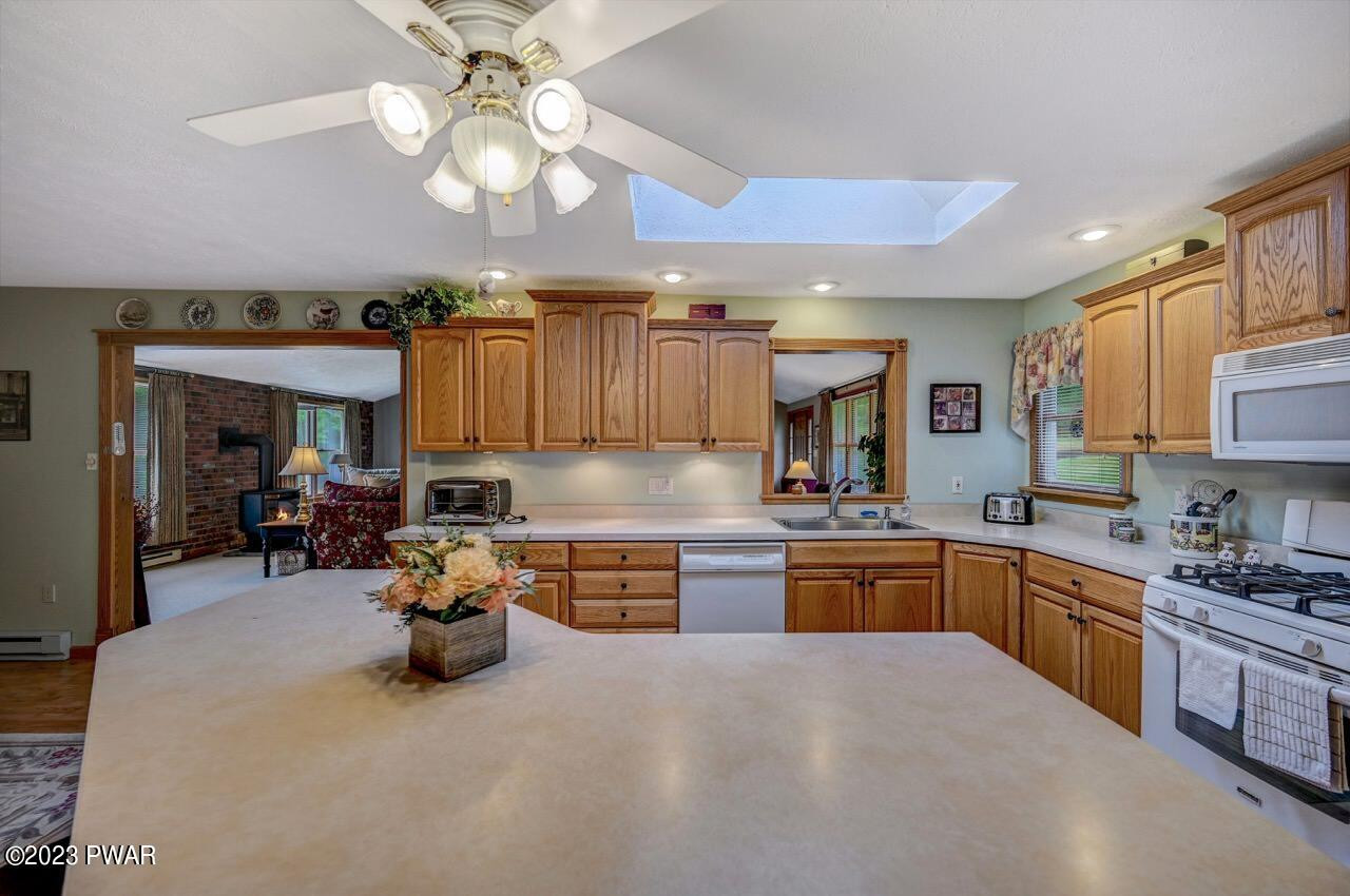194 North Smith Road Waymart, PA 18472 - Photo 17 of 88 Kitchen