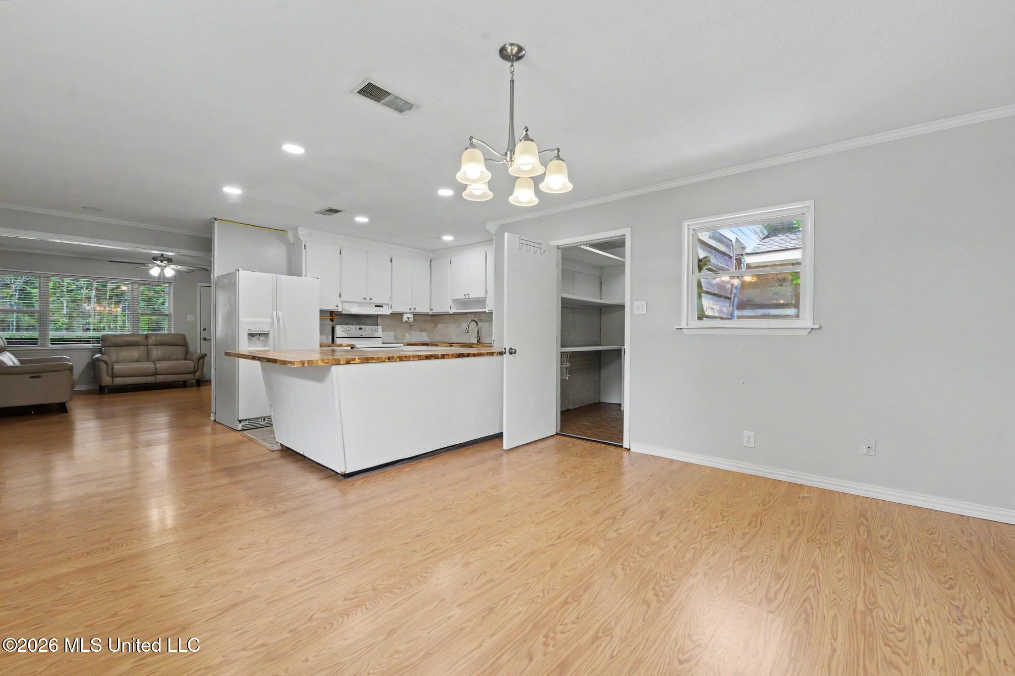 16420 Highway 63 Moss Point, MS 39562 - Photo 12 of 24 IMG_2195