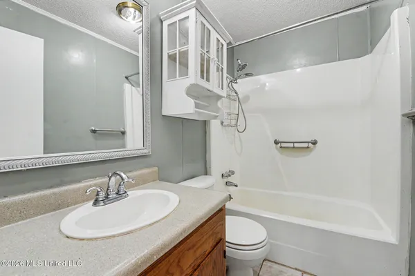 $185,000 | 16420 Highway 63, Moss Point, MS 39562