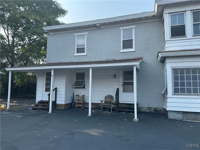 $1,200 | 64 East 5th Street, Oswego, NY 13126