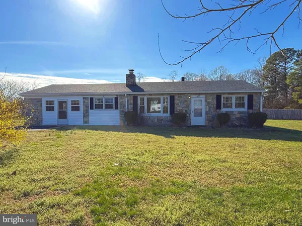 $1,300 | 1697 Monroe Bay Circle, Colonial Beach, VA 22443
