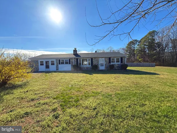 $1,300 | 1697 Monroe Bay Circle, Colonial Beach, VA 22443