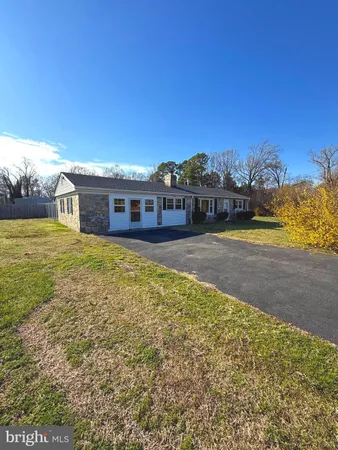 $1,300 | 1697 Monroe Bay Circle, Colonial Beach, VA 22443