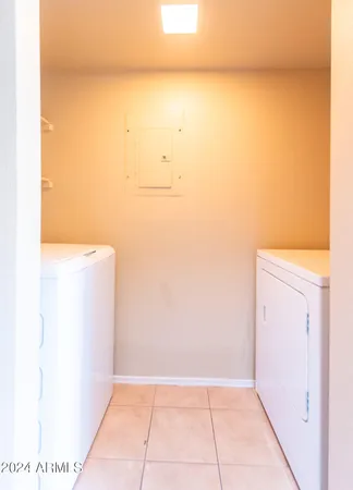 a view of utility room
