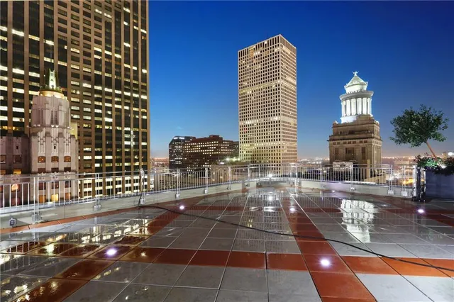 $3,180 | 210 Baronne Street, Unit 1608, New Orleans, LA 70112