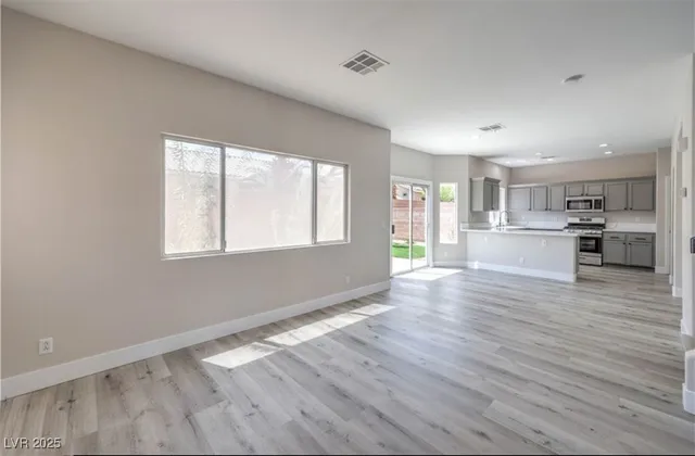 $1,945 | 979 Park Bridge Avenue, Las Vegas, NV 89123