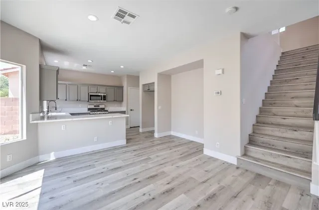 $1,945 | 979 Park Bridge Avenue, Las Vegas, NV 89123