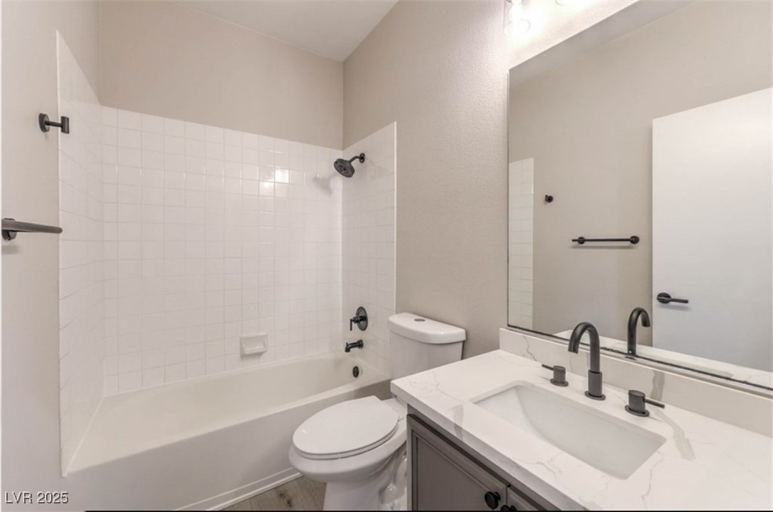 979 Park Bridge Avenue Las Vegas, NV 89123 - Photo 31 of 57 Full bath with tub / shower combination and vanity
