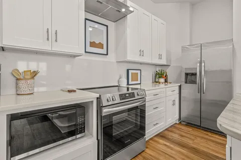 $650,000 | 500 West Sanford Street, Arlington, TX 76011