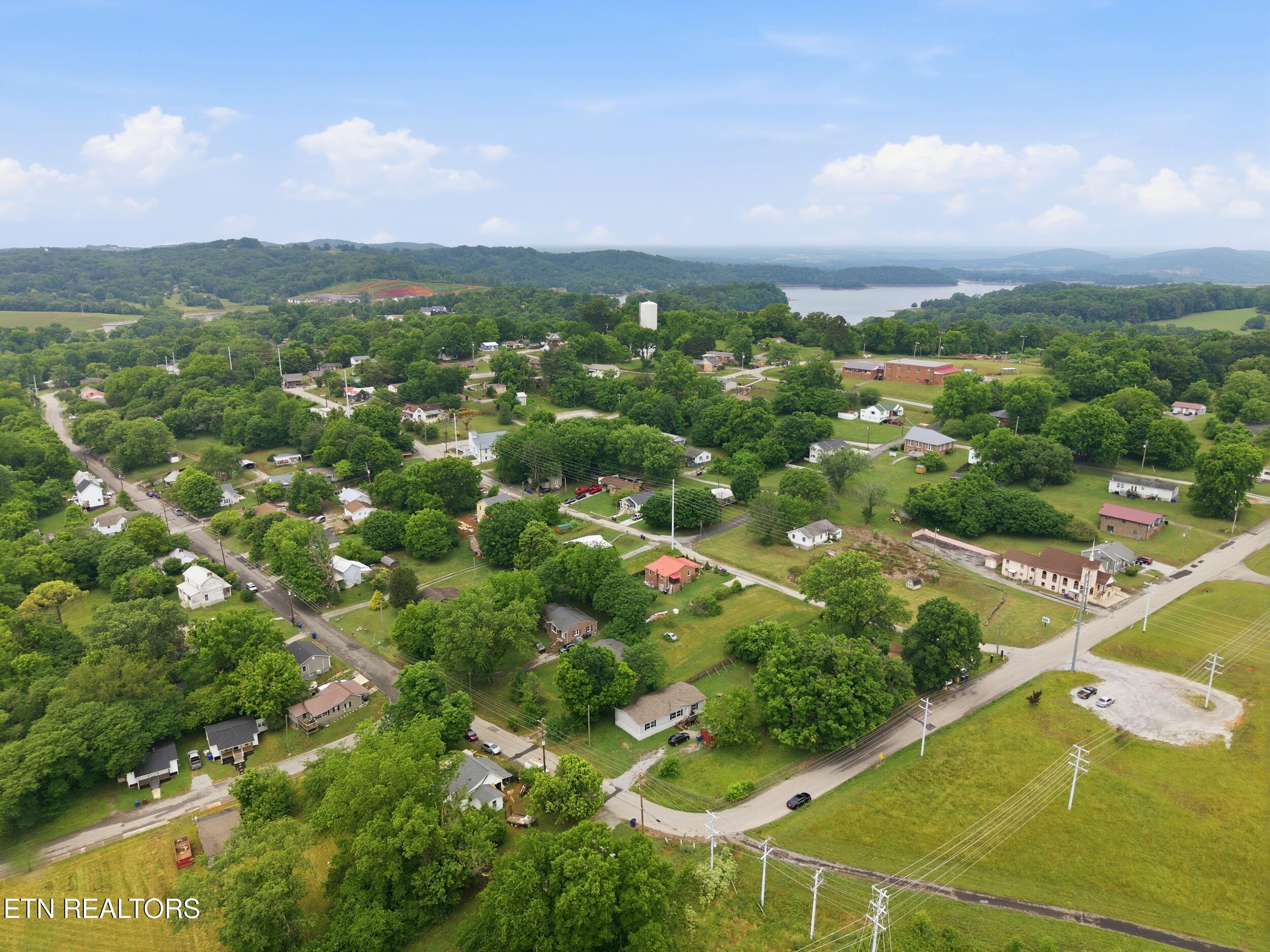 809 East Rhoten Street Jefferson City, TN 37760 - Photo 4 of 22 11_809_e_rhoten_st_0010