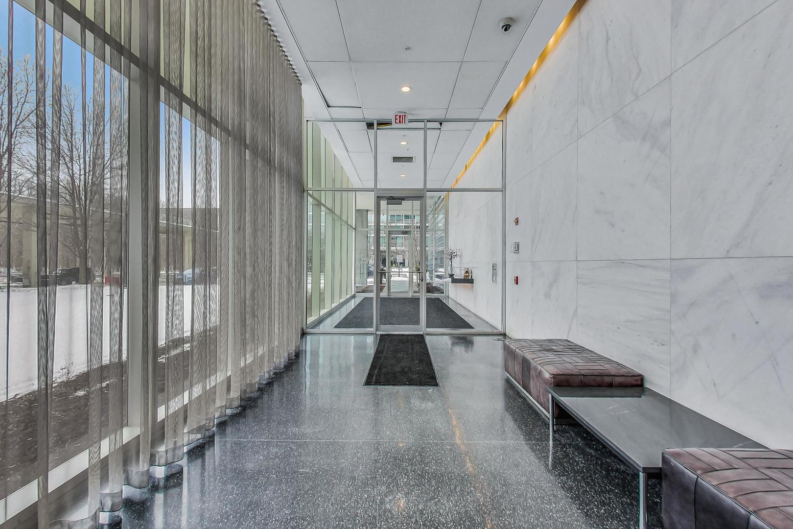 9655 Woods Drive, Unit 1405 Skokie, IL 60077 - Photo 3 of 36