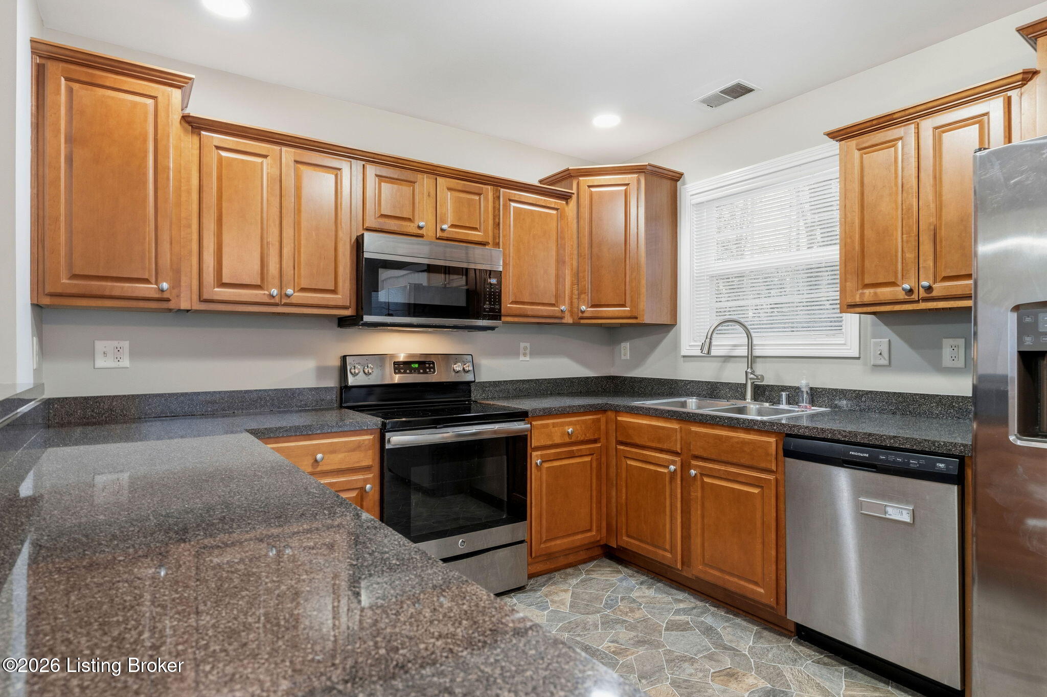 9511 Rustling Tree Way, Unit 202 Louisville, KY 40291 - Photo 10 of 29 10-web-or-mls-DSC09468