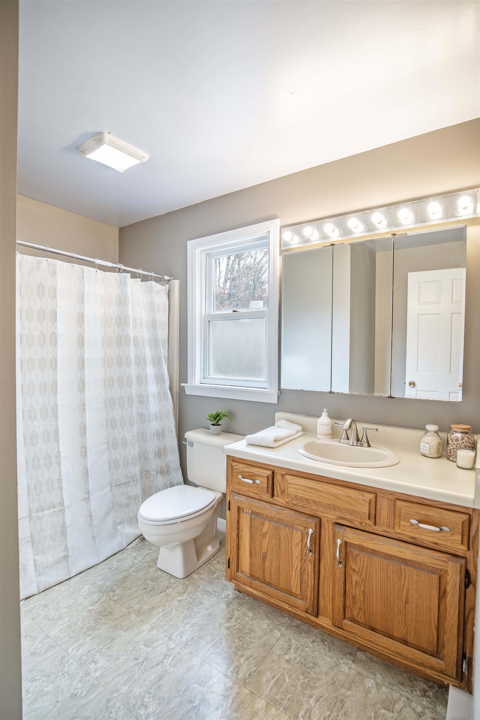 17 Riverview Circle Litchfield, NH 03052 - Photo 14 of 29