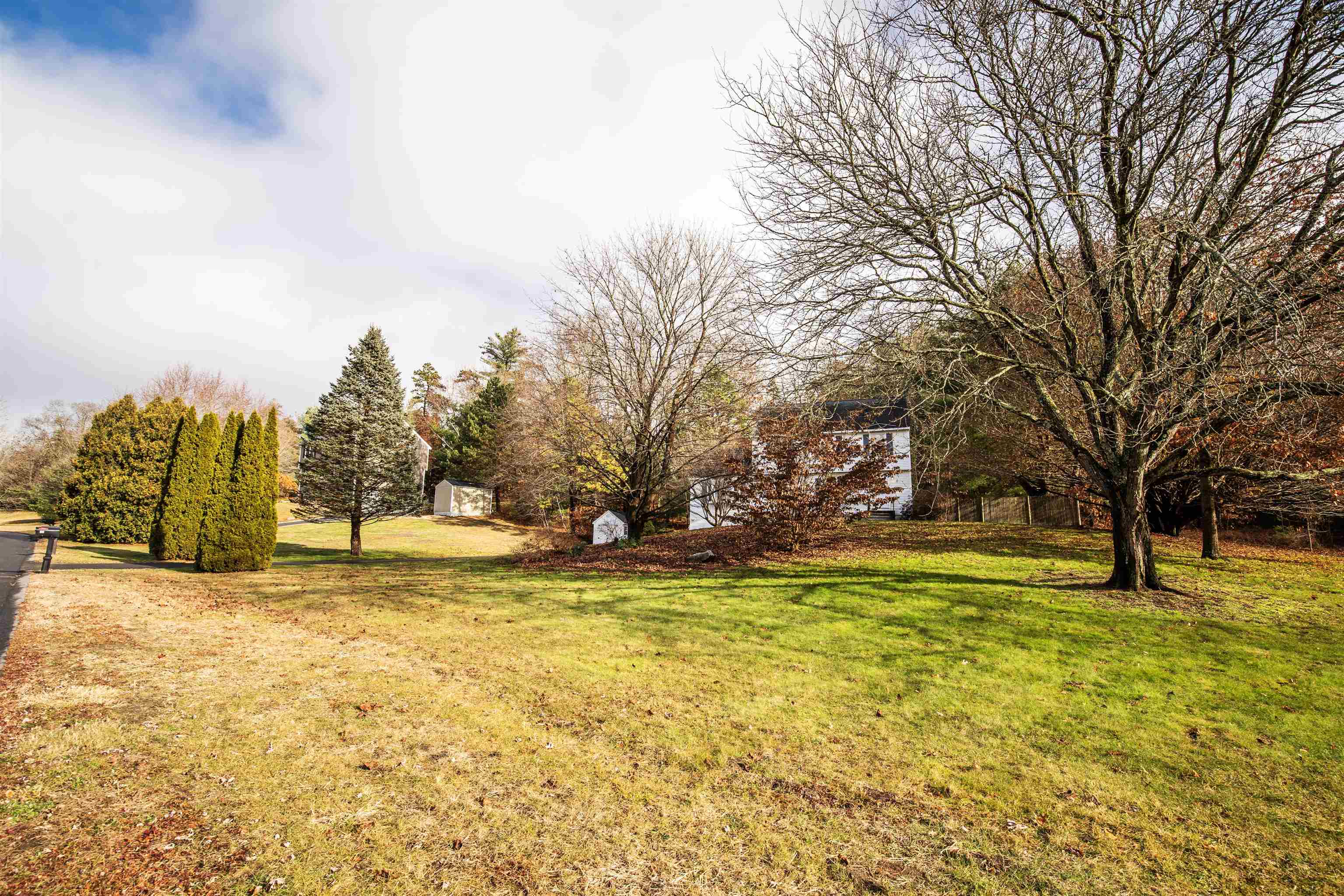 17 Riverview Circle Litchfield, NH 03052 - Photo 16 of 29