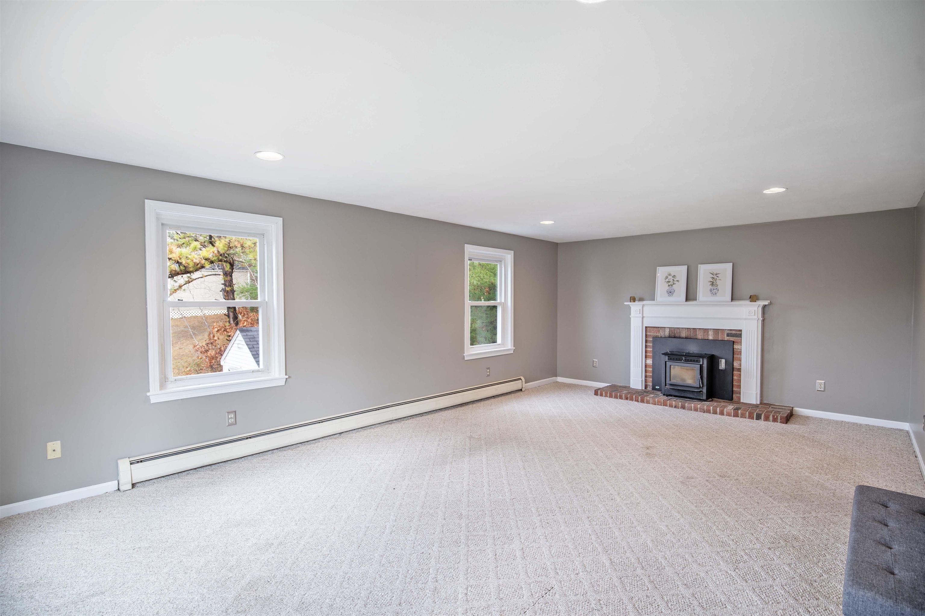 17 Riverview Circle Litchfield, NH 03052 - Photo 23 of 29