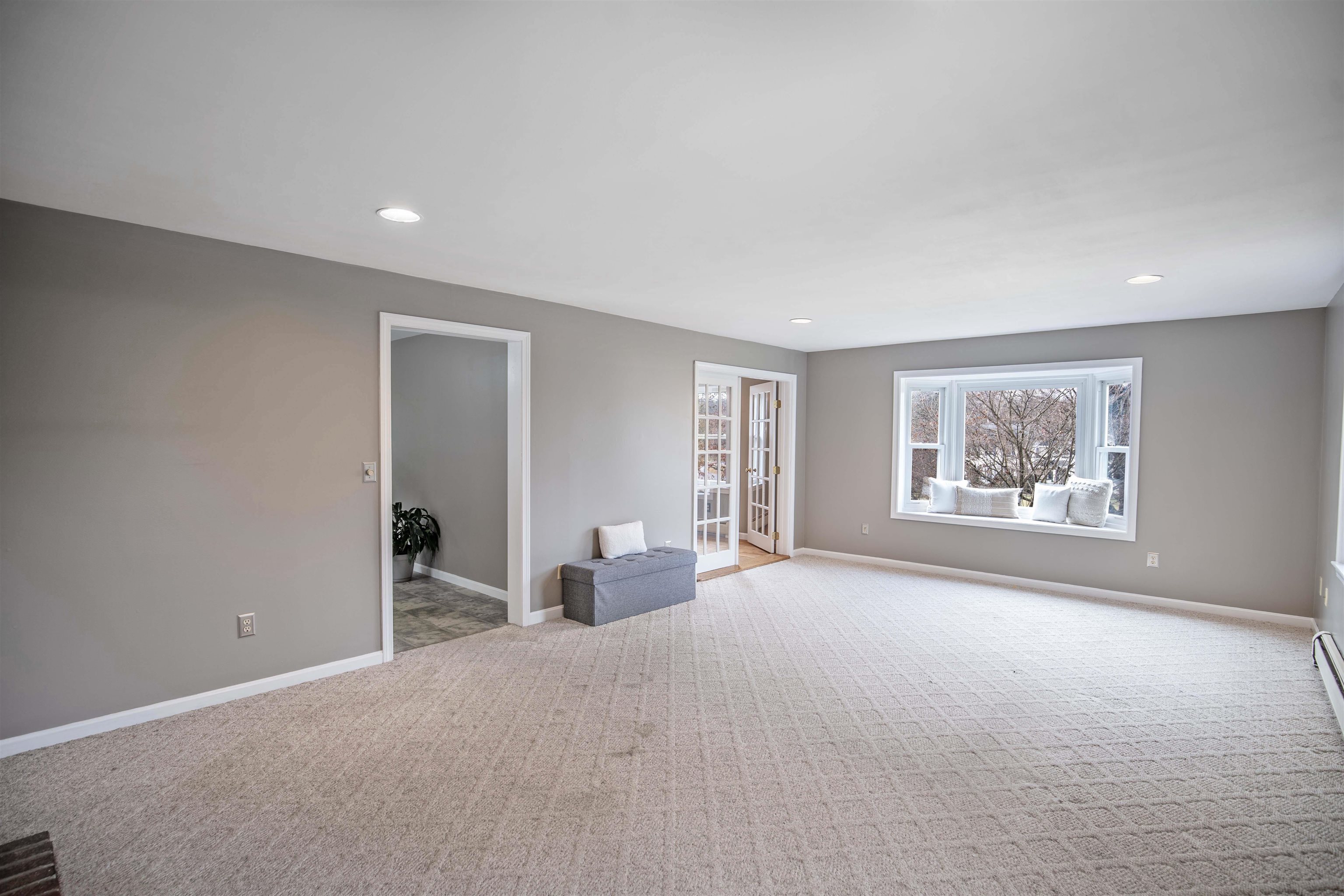 17 Riverview Circle Litchfield, NH 03052 - Photo 24 of 29