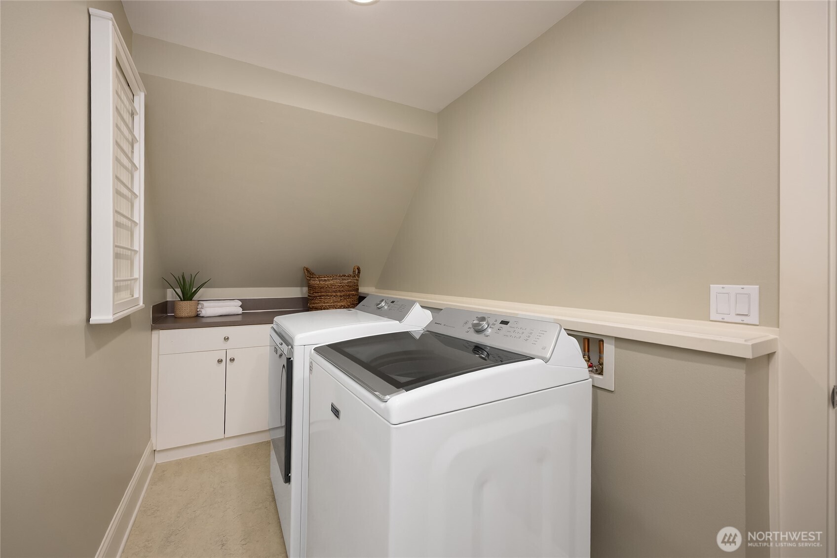 328 Ericksen Avenue Northeast, Unit R2 Bainbridge Island, WA 98110 - Photo 27 of 40
