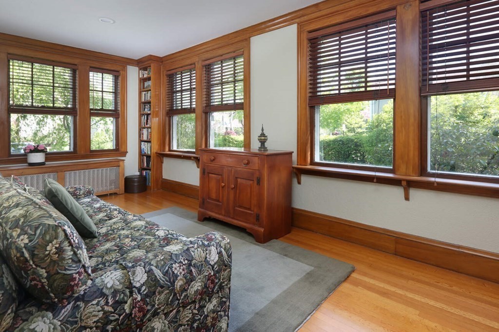 129 Plymouth Road Newton, MA 02461 - Photo 8 of 17