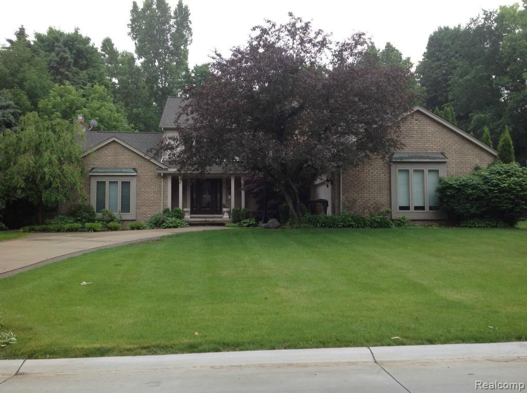 1335 Springwood Lane Rochester, MI 48309 - Photo 1 of 38 1-Exterior.jpg