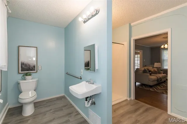 $975,000 | 9320 Lincoln Drive, St. Louis, MO 63127