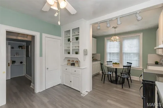 $975,000 | 9320 Lincoln Drive, St. Louis, MO 63127