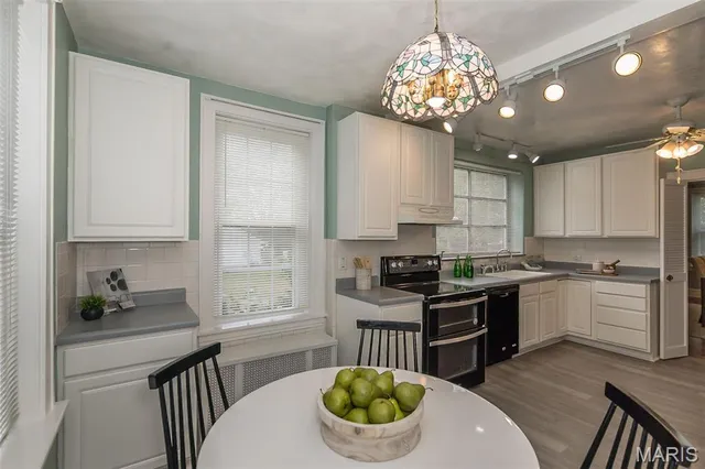 $975,000 | 9320 Lincoln Drive, St. Louis, MO 63127